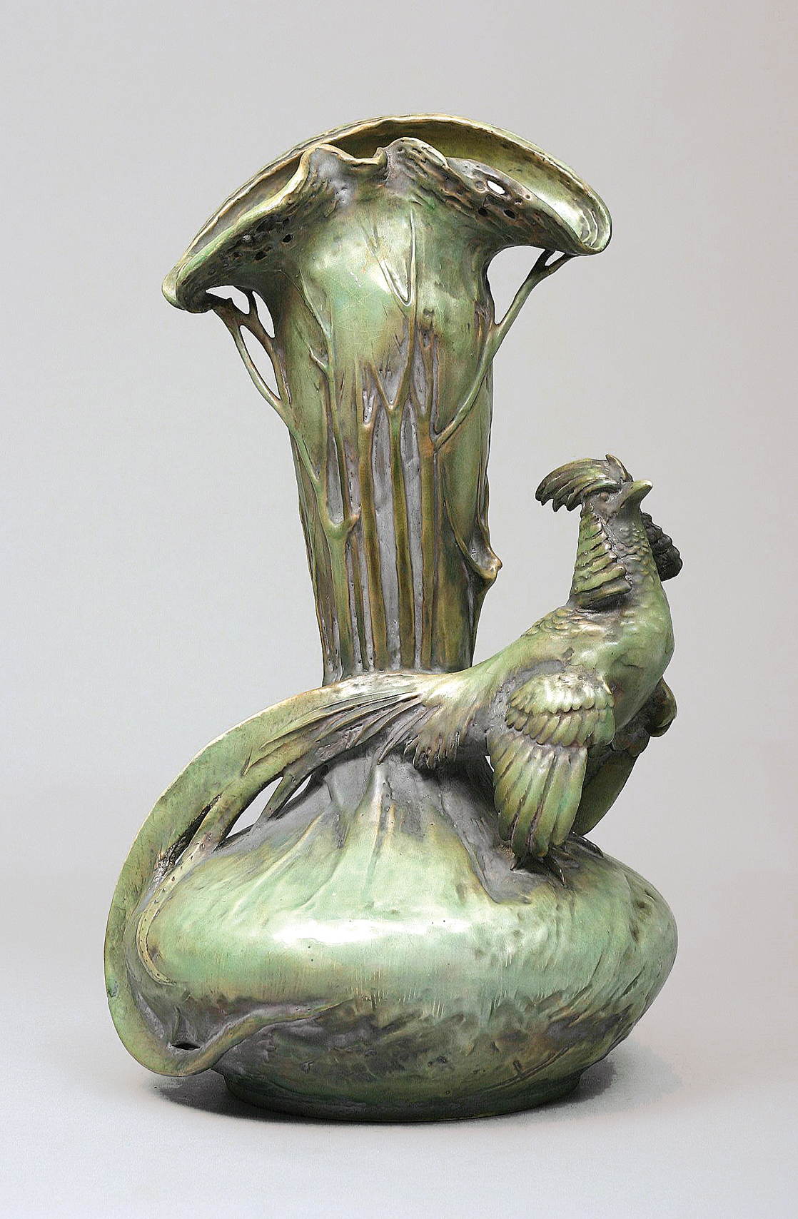 A large amphora vase with gold pheasant