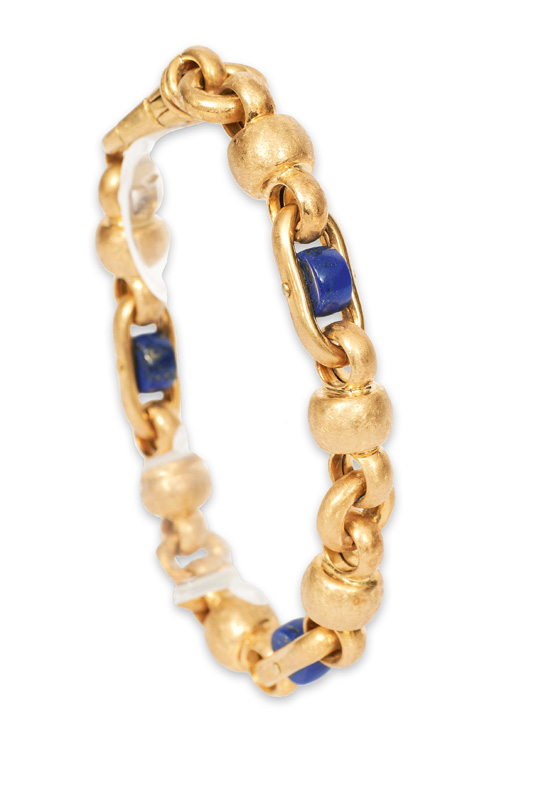 A lapis lazuli golden bracelet