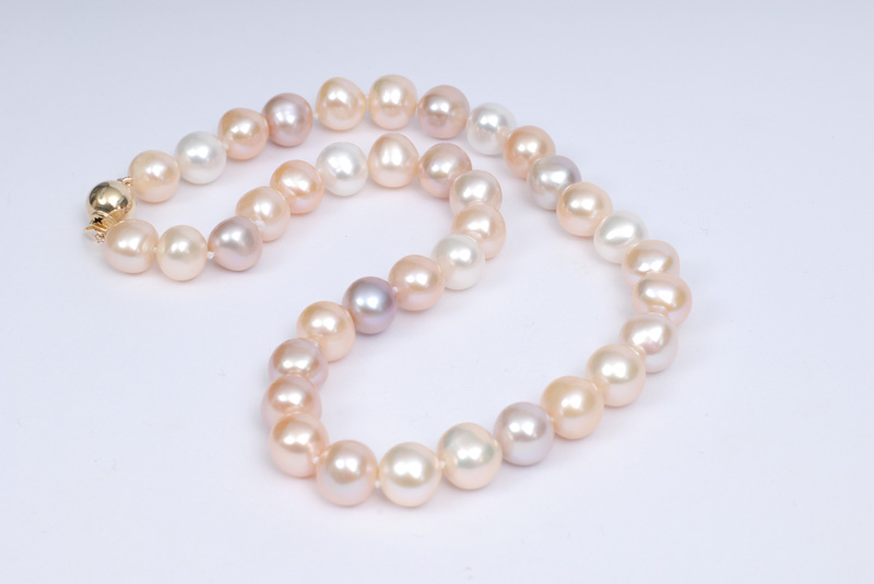 A multicoloured pearl necklace