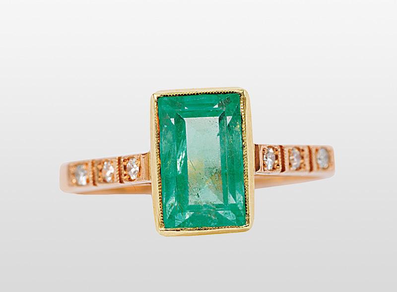 A russian emerald diamond ring