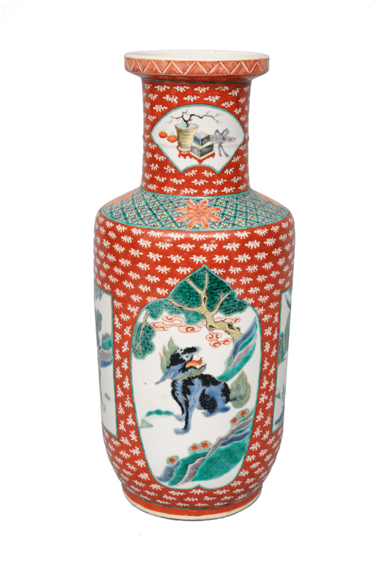 Famille-Verte Rouleau-Vase mit Qilin-Fabelwesen