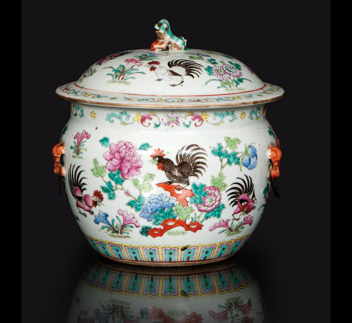 A big famille-rose jar with lid 'Rooster'