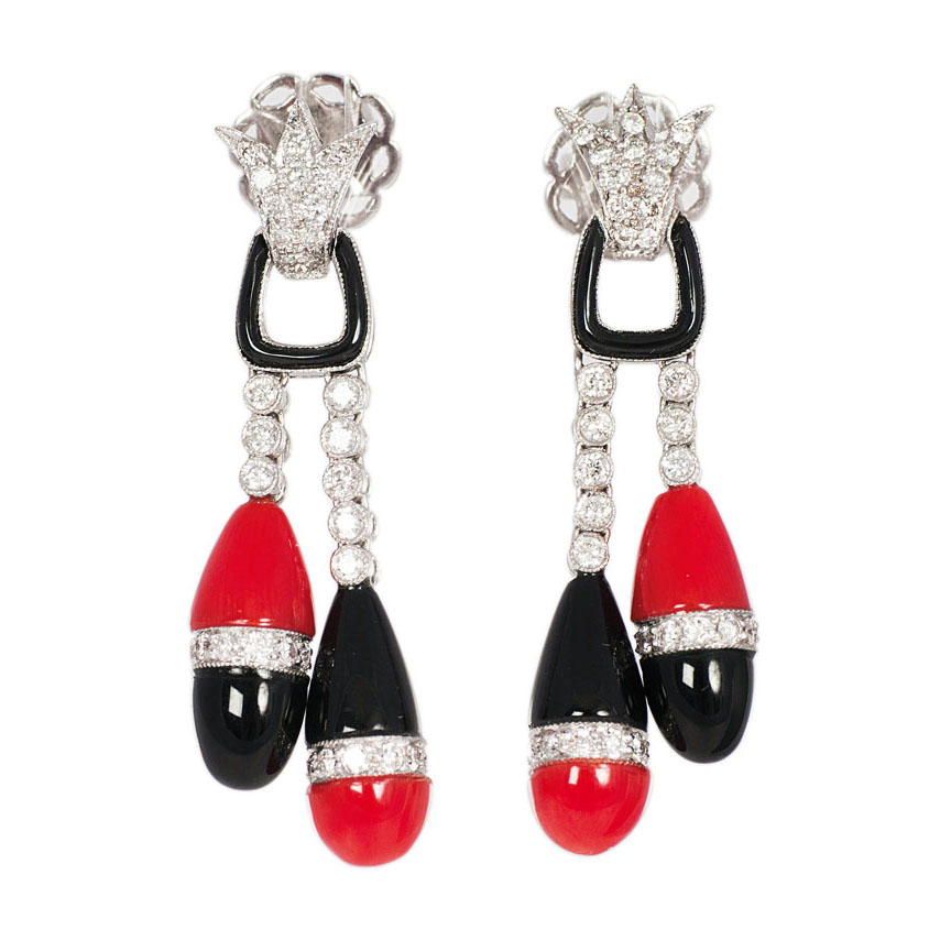 A pair of onyx coral earpendants in Art-Déco style