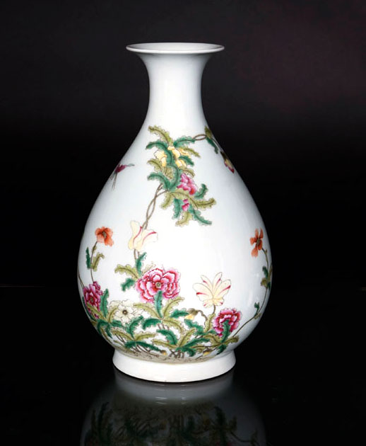 A famille rose bottle vase 'Flowers and Butterflies'