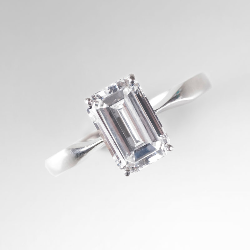 An extraordinary and high-grade solitaire diamond ring - image 3