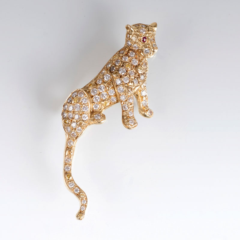 A brooch with two-coloured diamonds 'Panther'