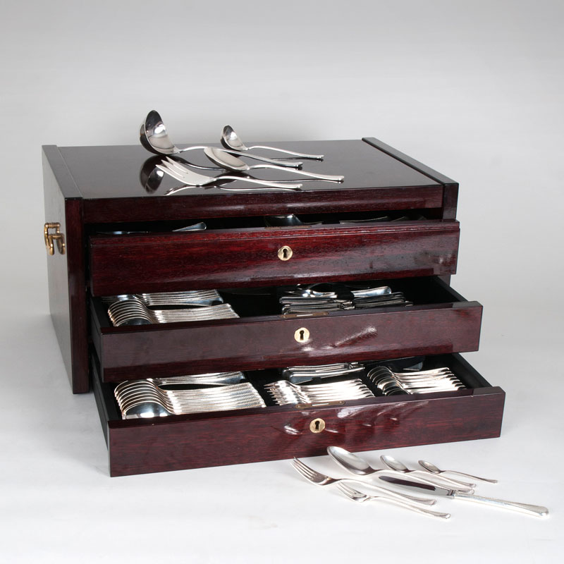 An extensive set of cutlery in a mahogany box