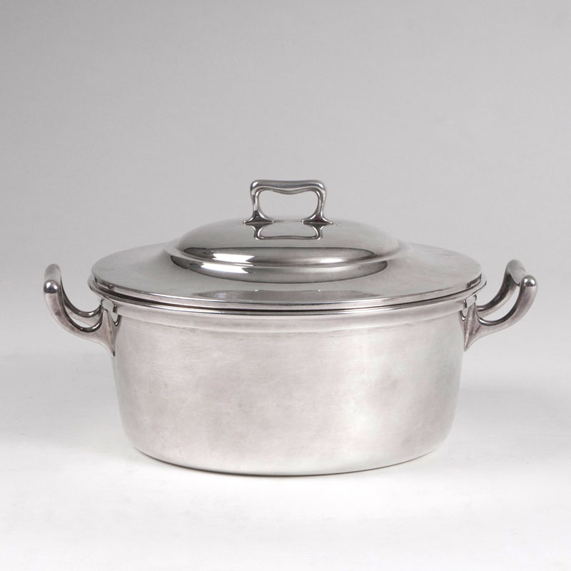 A modern casserole with a lid