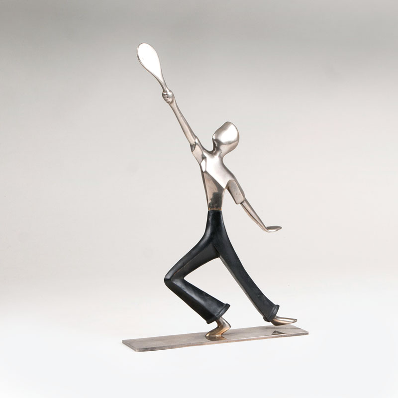 A sculpture 'tennis player'