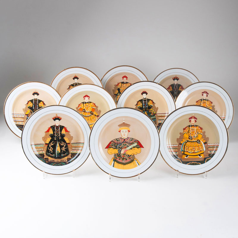 Satz von 19 chinesischen Tellern mit Kaiserporträts