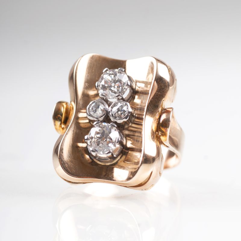 An Art Déco ring with old cut diamonds