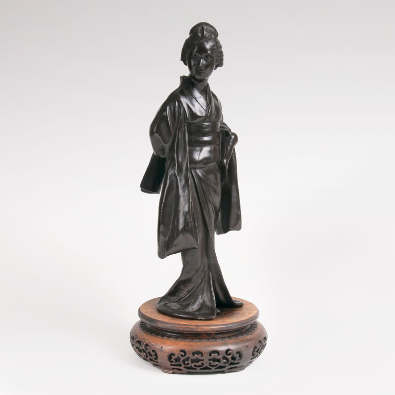 Bronze-Skulptur 'Japanerin mit Kimono'