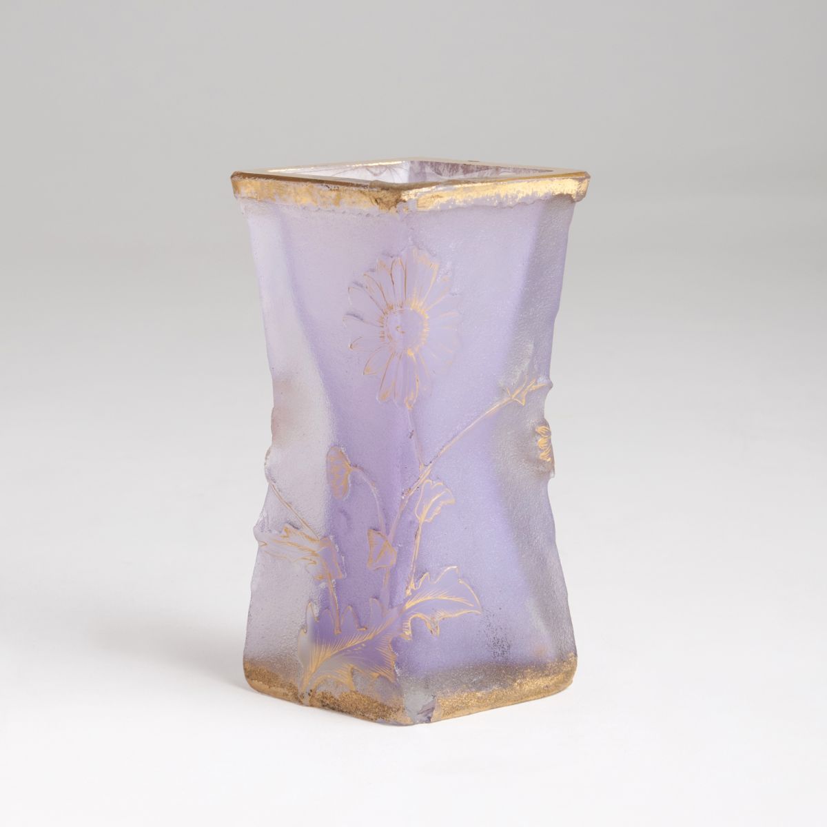Kleine rautenförmige Vase mit Disteln