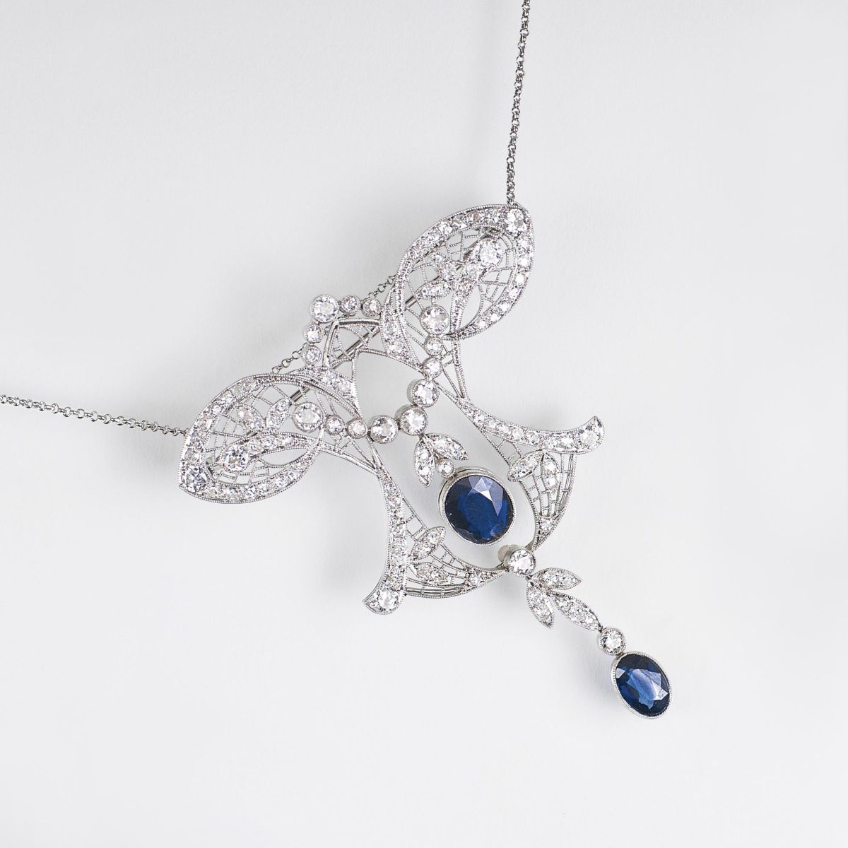 A fine Art Nouveau Diamond Necklace with sapphires