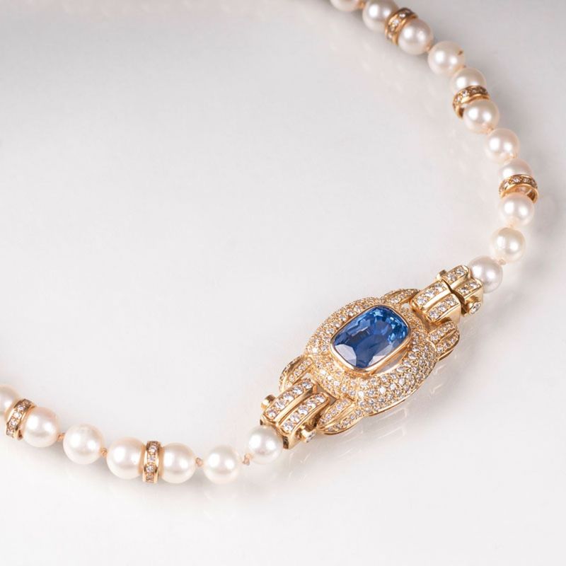 Vintage Perlen-Collier mit natürlichem Saphir und Brillant-Besatz