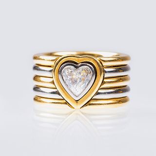 Two-Coloured Goldring with Heart Diamond