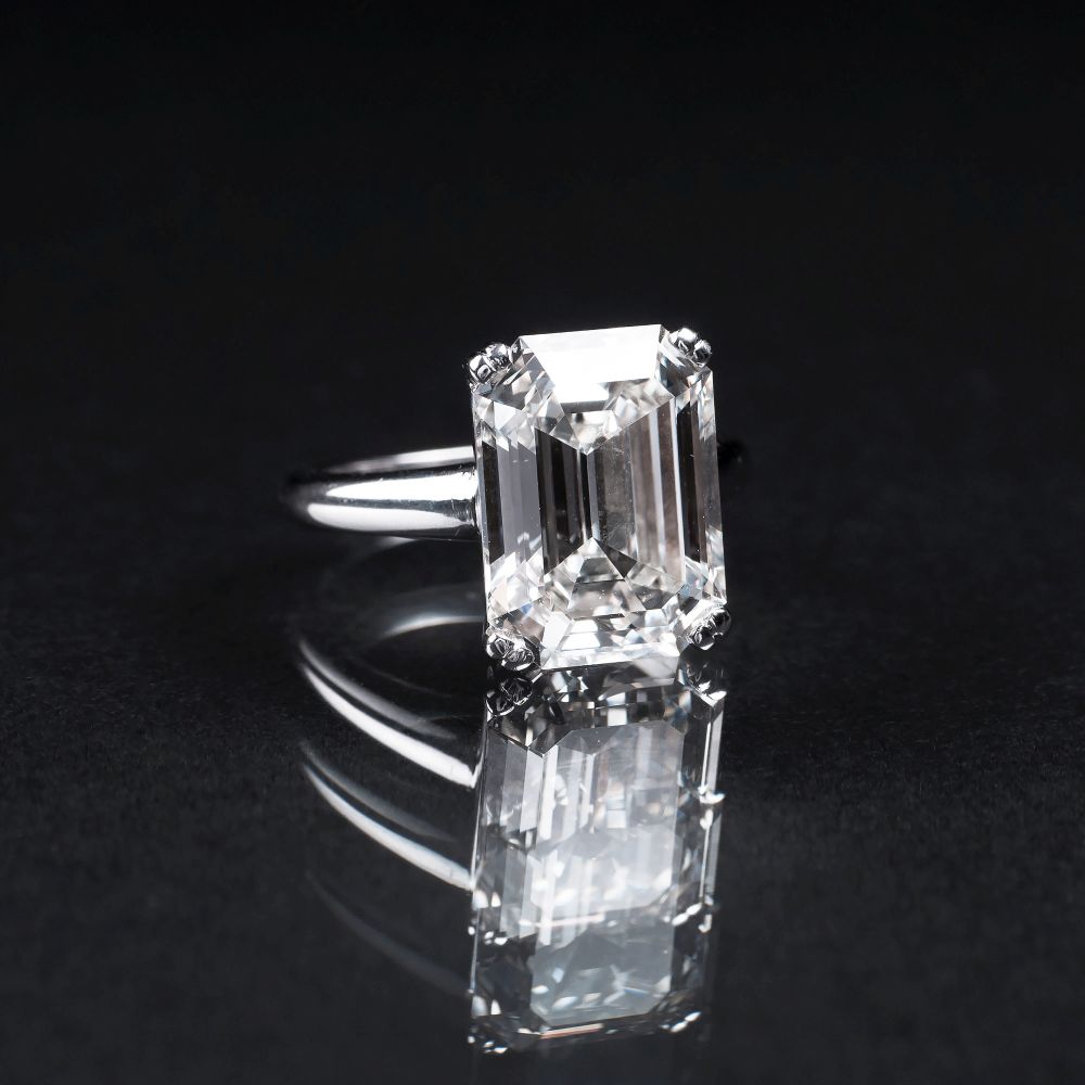 An exquisite highcarat Diamond Solitaire Ring - image 2
