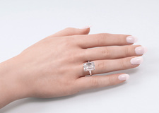 An exquisite highcarat Diamond Solitaire Ring - image 3
