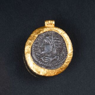 A Gold Pendant with Roman Coin 'Julia Mamaea'