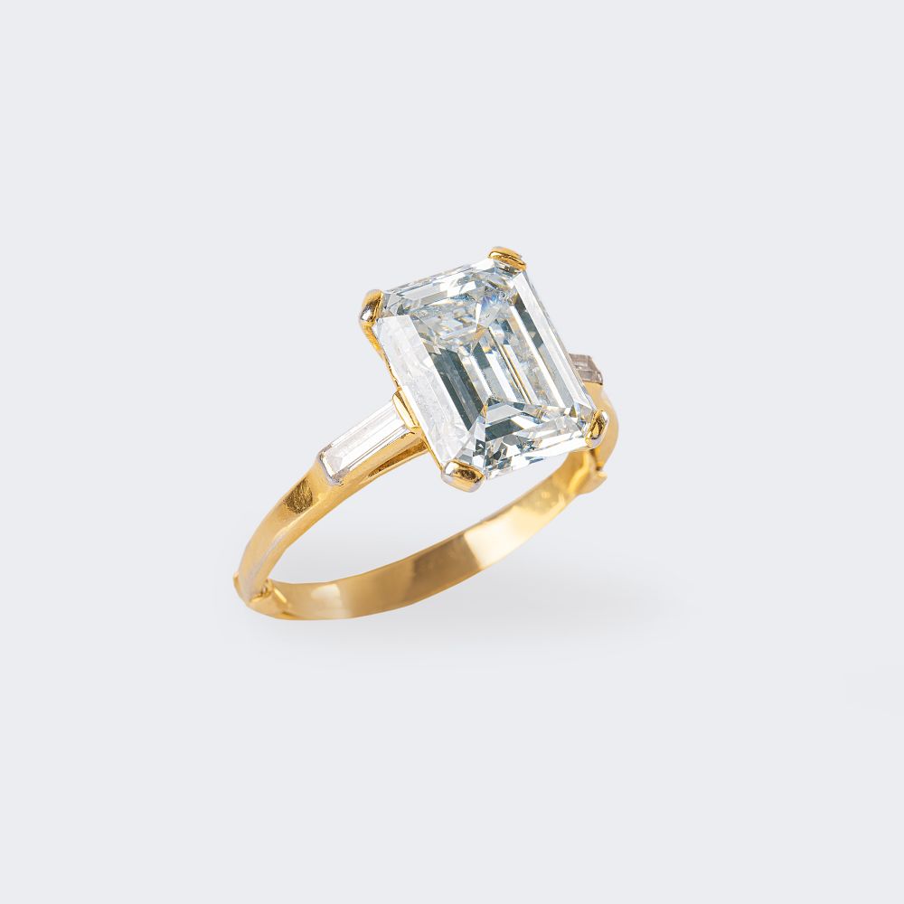 An exceptional, highcarat River Diamond Ring in Emerald Cut - image 2
