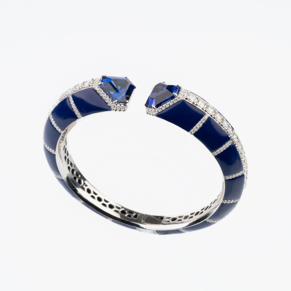 An extraordinary Lapis Lazuli Bangle Bracelet with colour-intensive Tanzanites and Diamonds - image 2