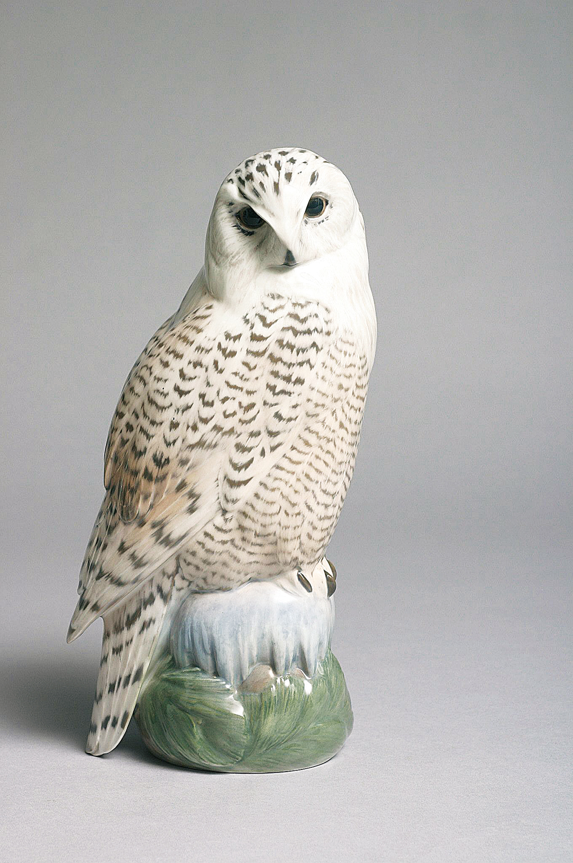 A large animal figure 'snow owl'