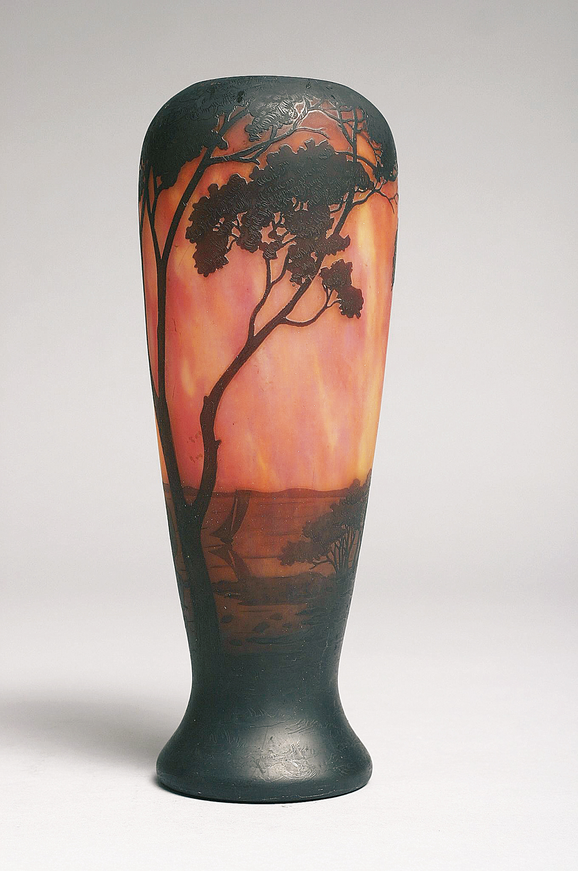 Große Jugendstil-Vase mit Seelandschaft