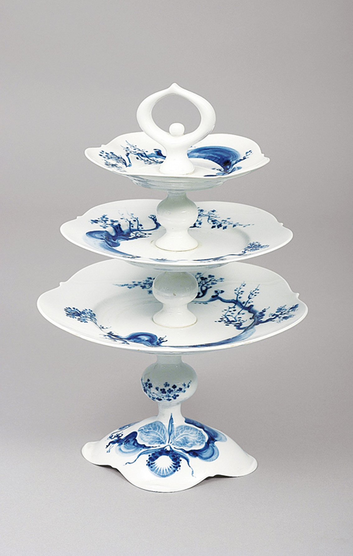 A large tazza 'blue orchids' in blue and white