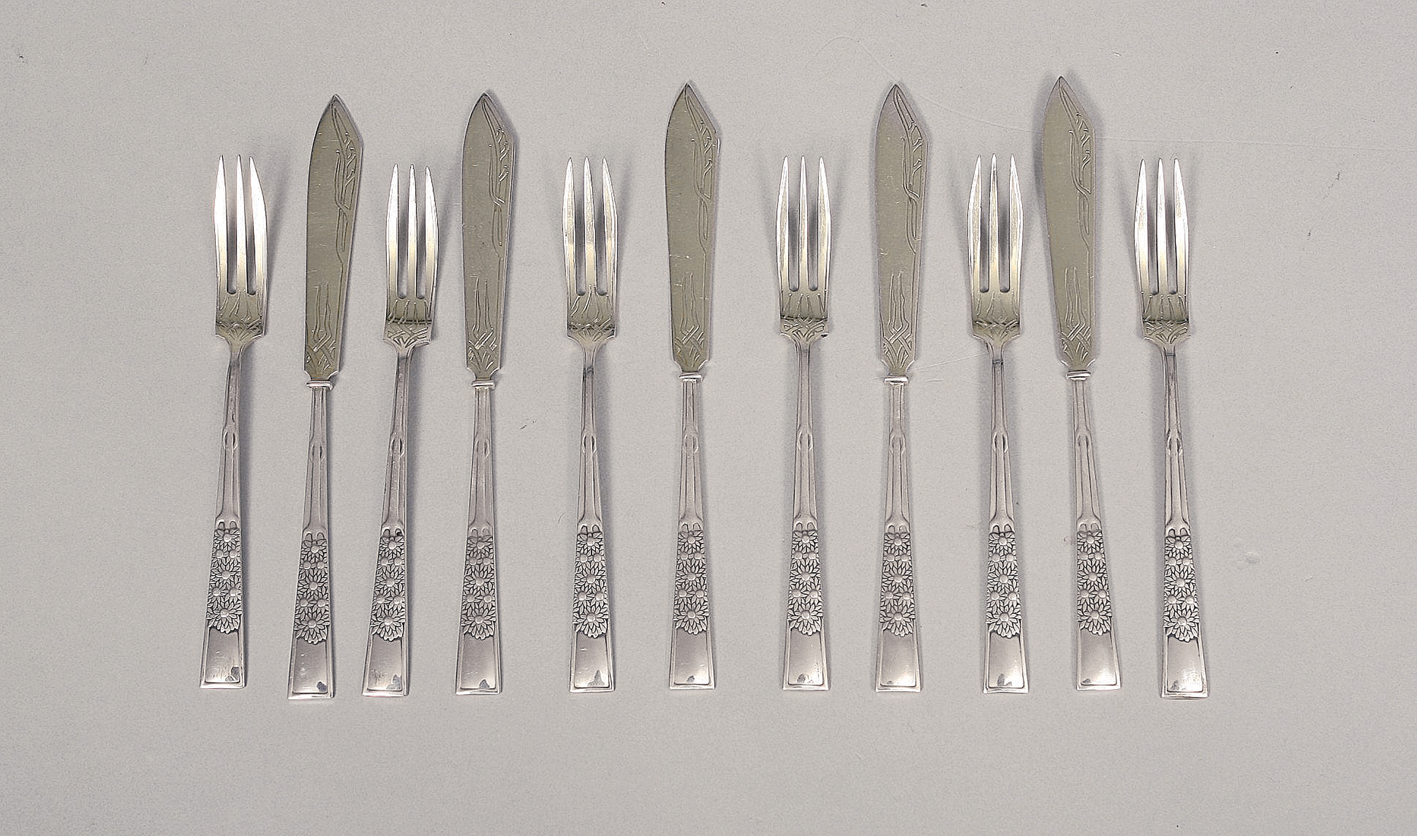 A rare Art-Nouveau cutlery with marguerite ornament by Wilkens & Söhne