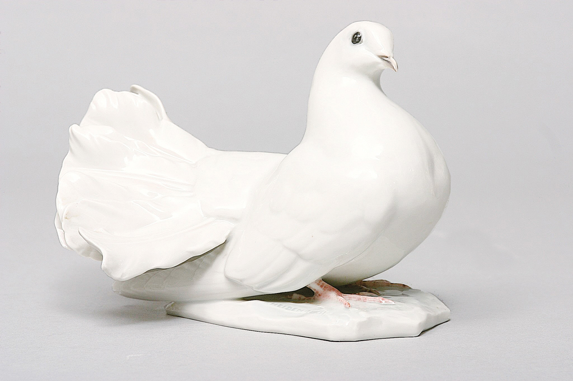 A figure 'dove'