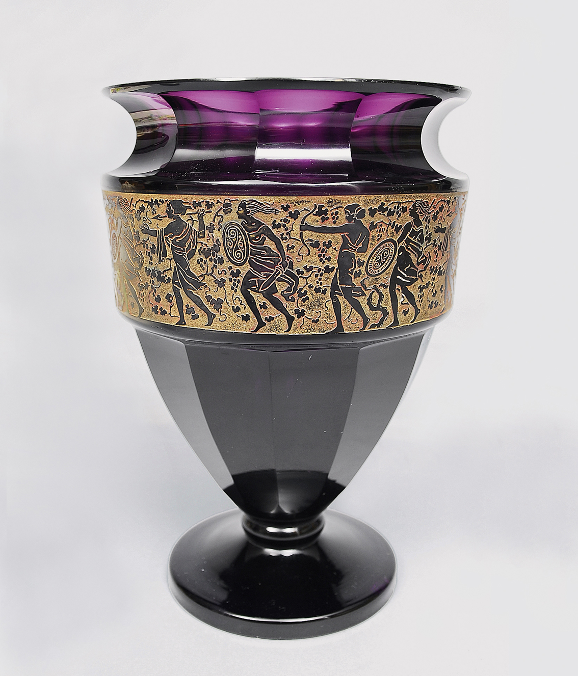 Ludwig Moser & Söhne - Vase mit Amazonenfries Vase mit Amazonenfries