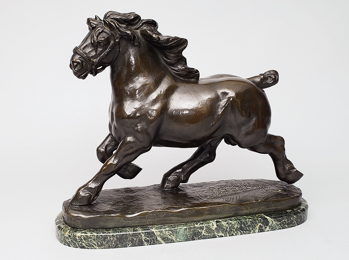 Ausdrucksstarke Bronze-Figur 'Trabendes Pferd'