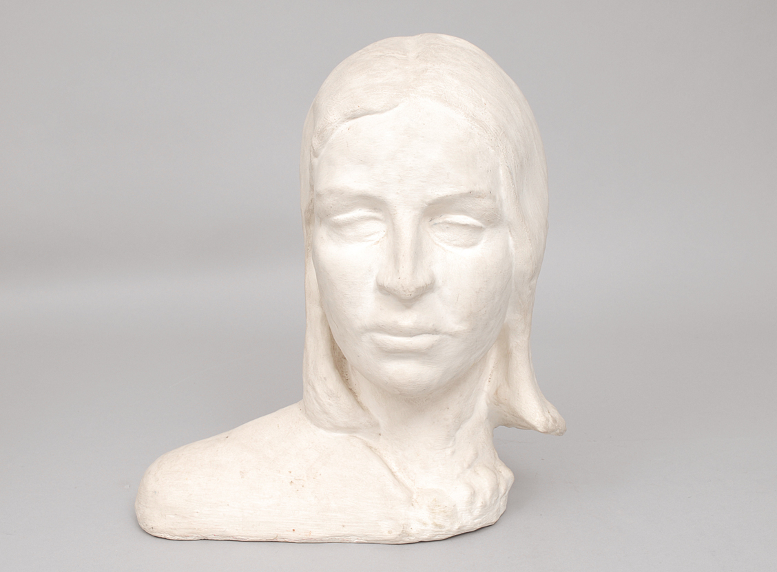 A bust of a young girl