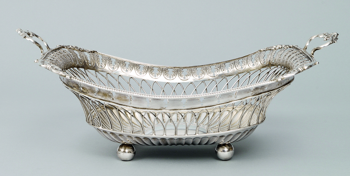 A Hamburg Biedermeier basket with handles