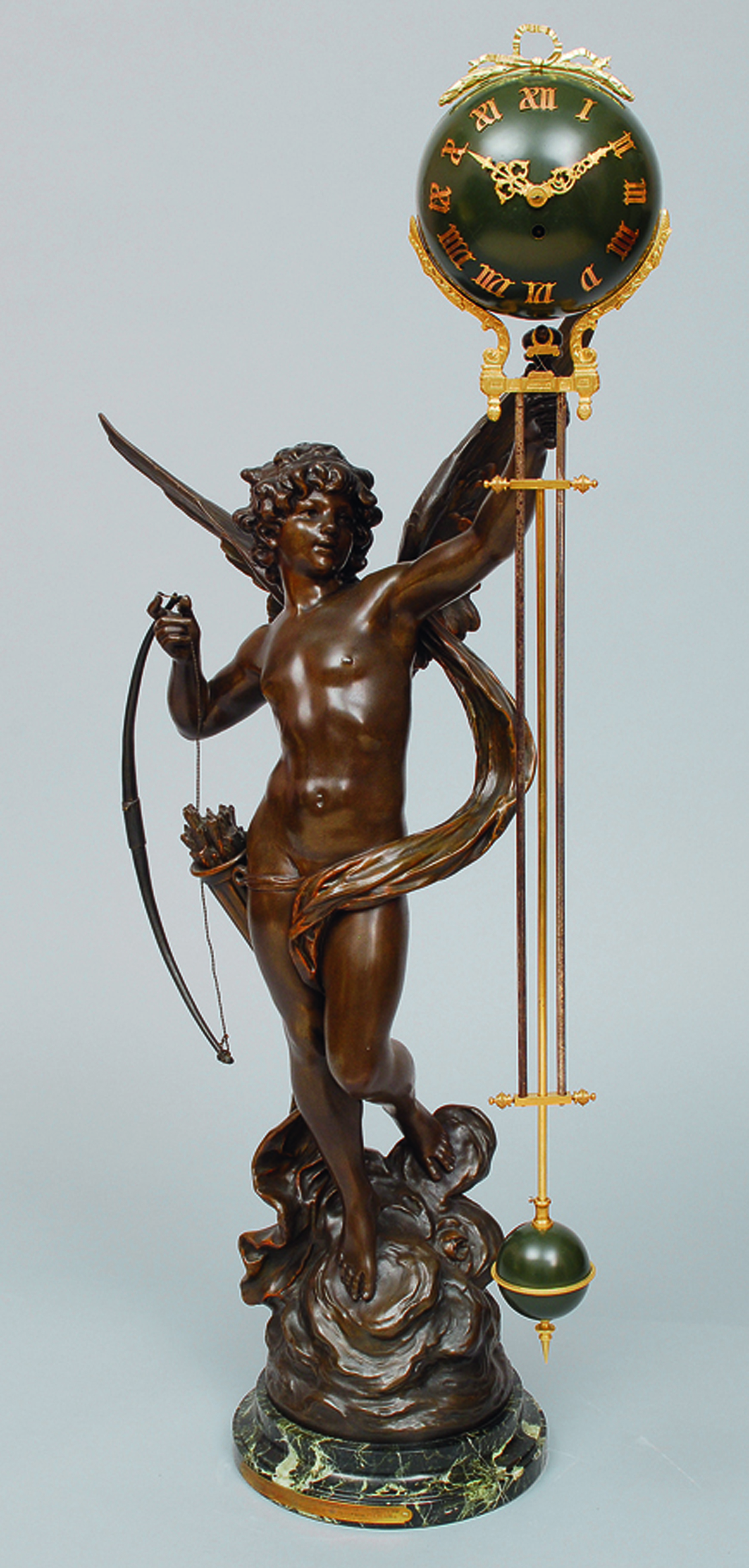 A mysterieuse pendulum 'Cupid'