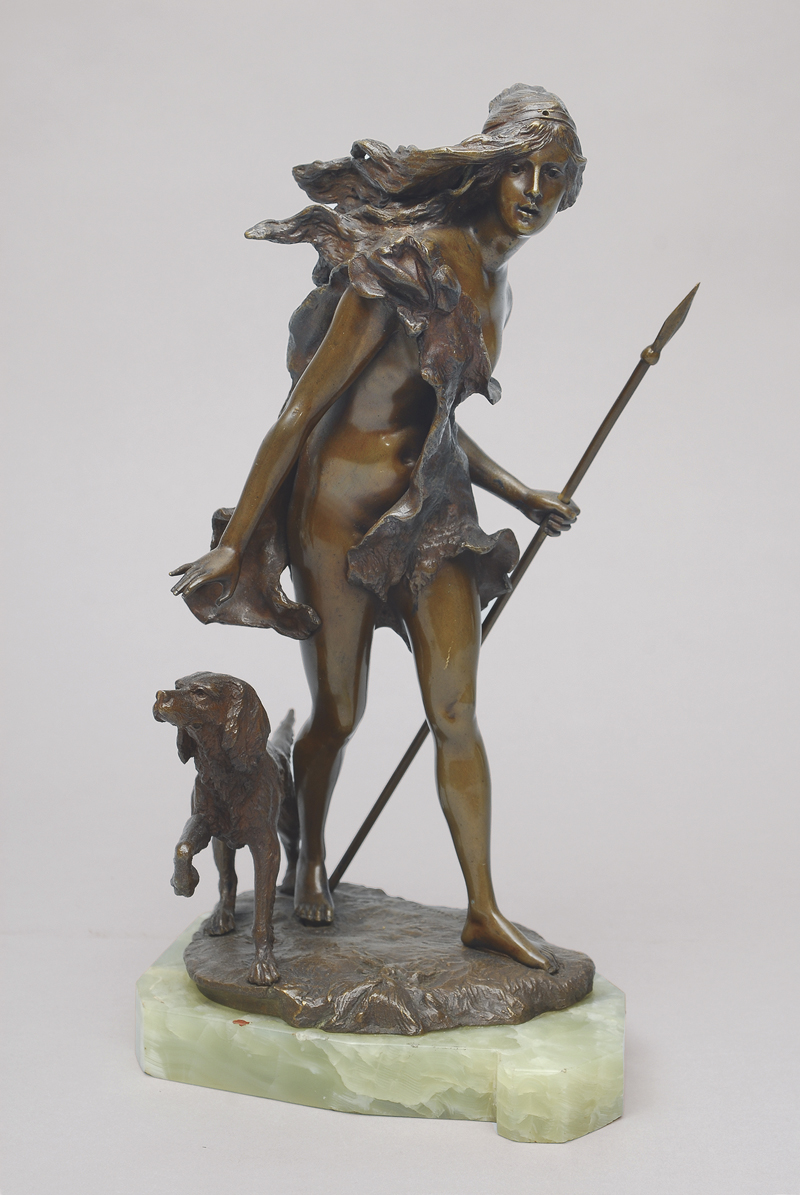 Bronze-Figur 'Diana mit Jagdhund'