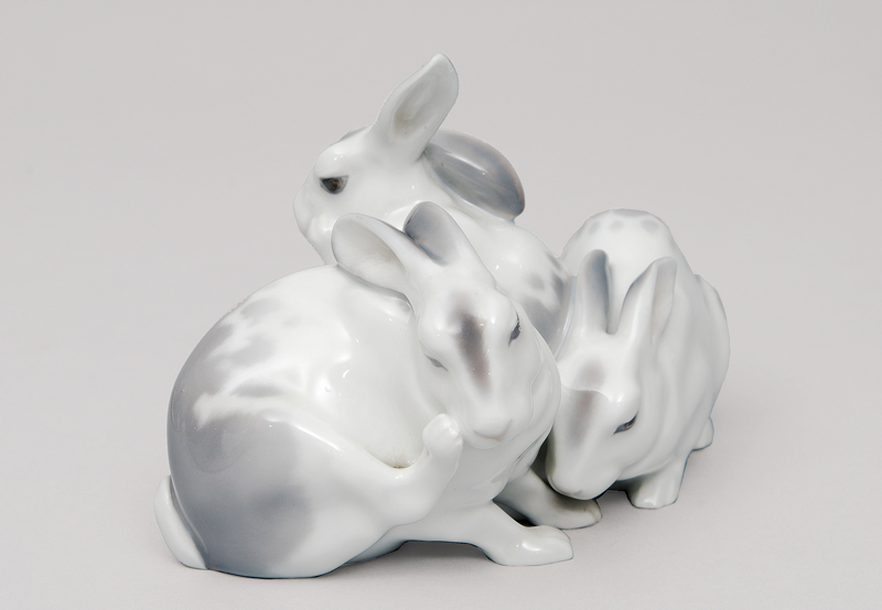 An animal figure 'hares'