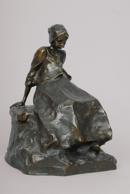 A bronze figure 'Suzanne'