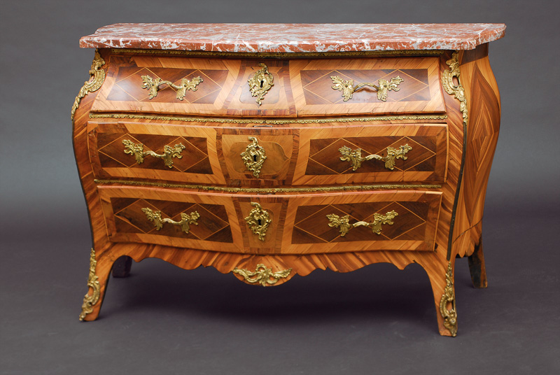 An extraordinary Baroque chest of drawers