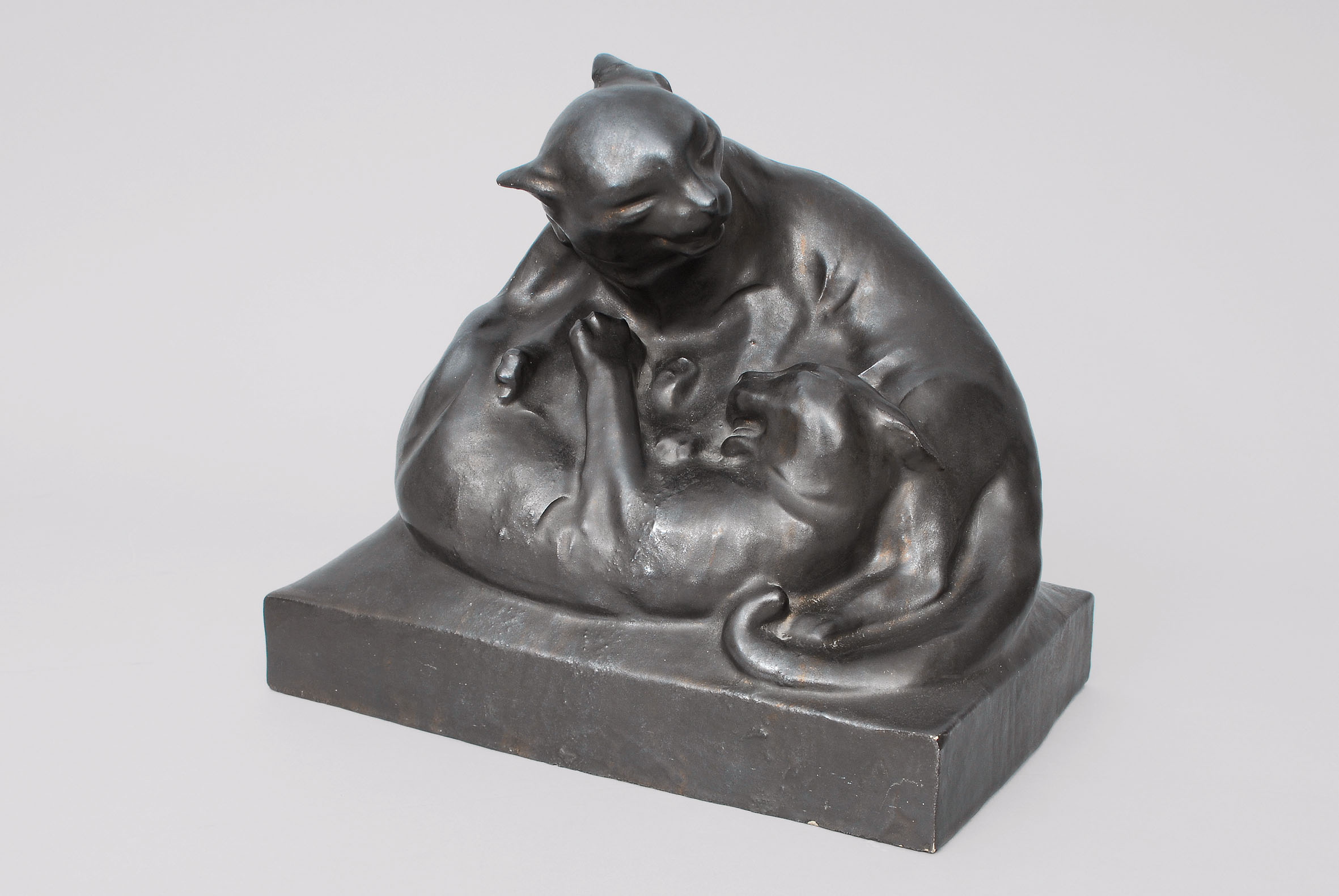 Alphons Ely - Expressive Keramik-Figur 'Katzen' Expressive Keramik-Figur 'Katzen'