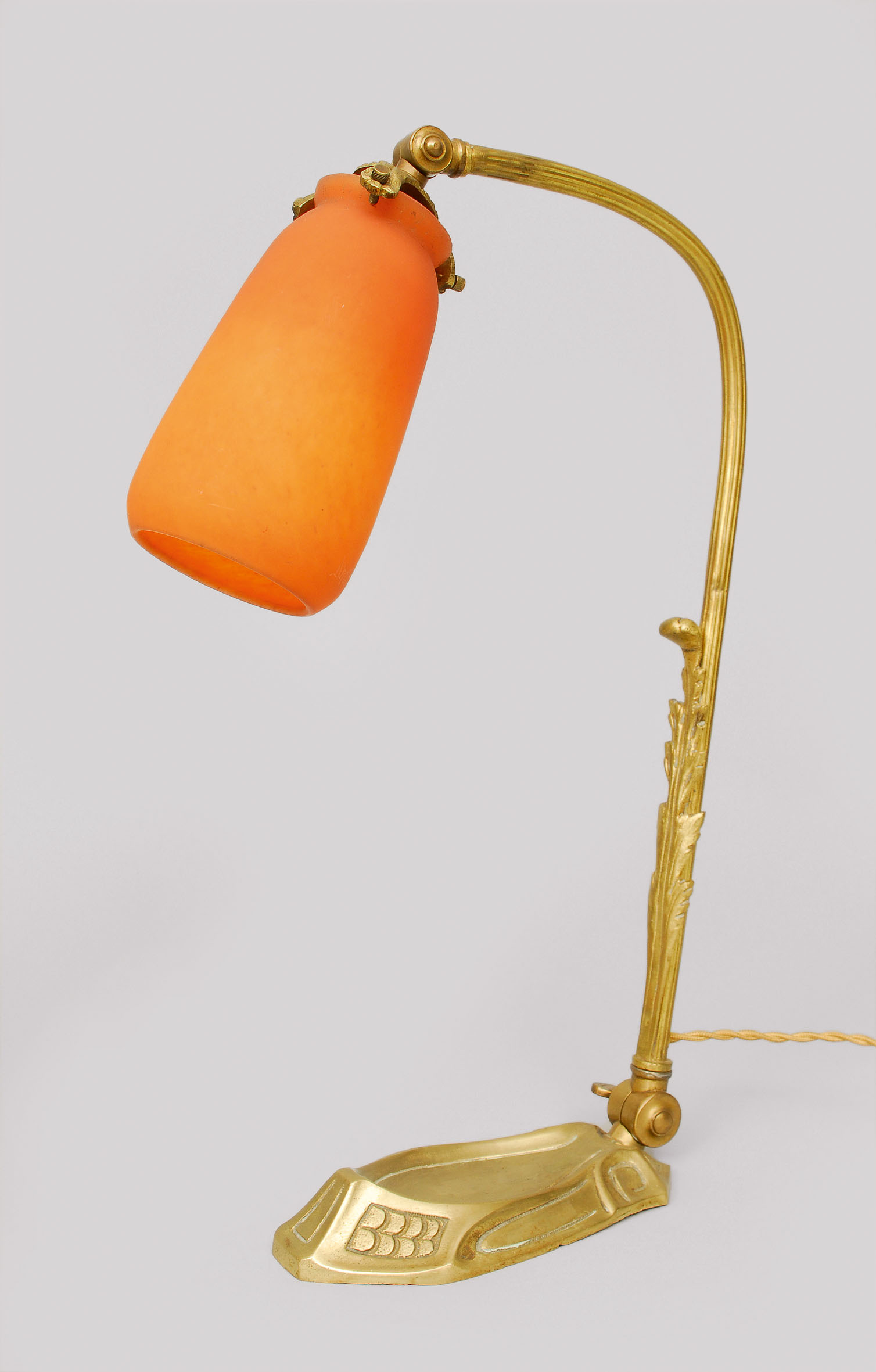 Jugendstil-Tischlampe mit Messing-Gestell