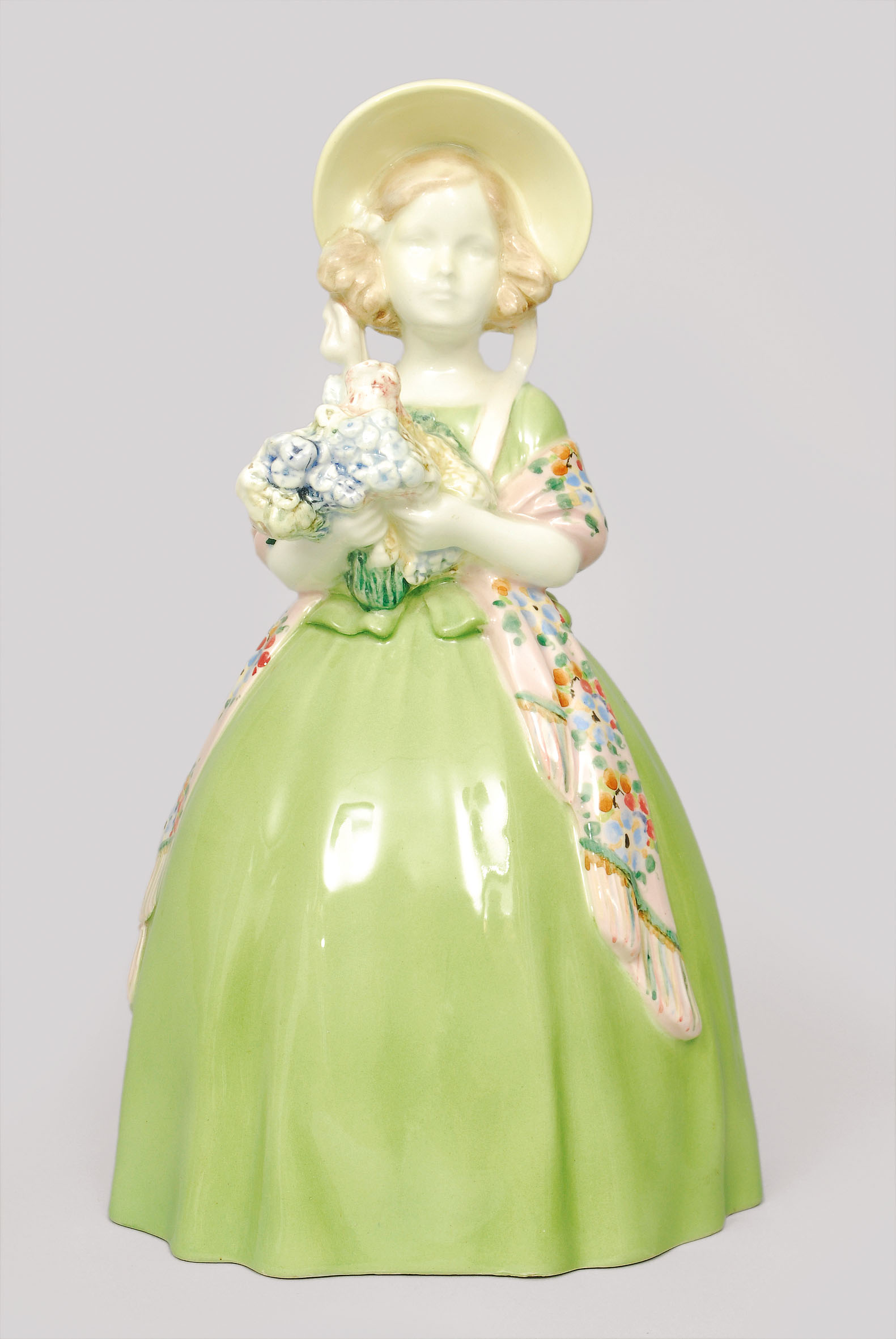 Figur 'Biedermeier-Mädchen' mit Schutenhut und Blumenstrauß