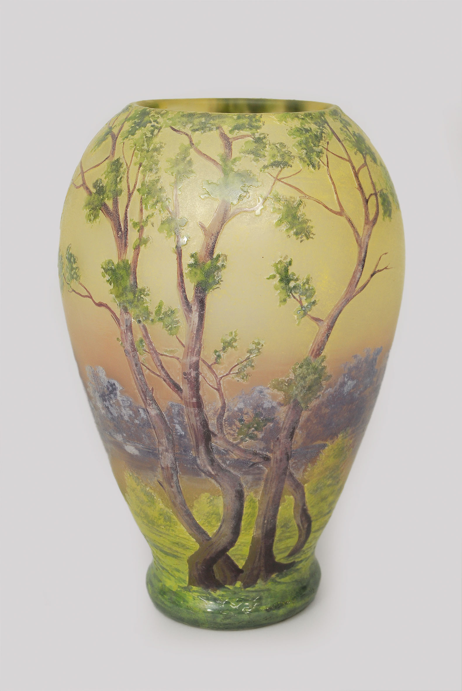 Jugendstil-Vase mit Landschafts-Dekor in Emailmalerei