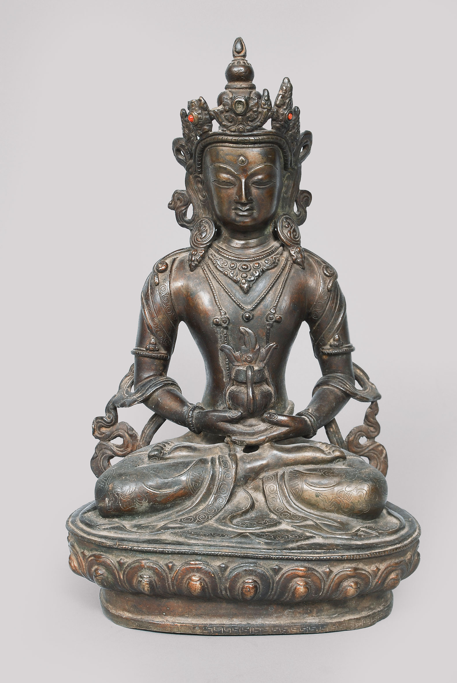 Figur "Sitzender Buddha auf Lotusthron"