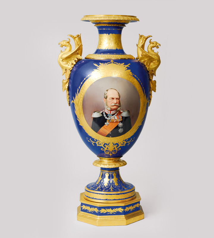 A pompous vase with portrait of Kaiser Wilhelm I. and vedute of 'Palais Wilhelm'