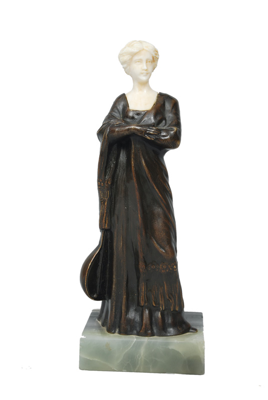 Jugendstil-Bronze 'Mädchen mit Mandoline'