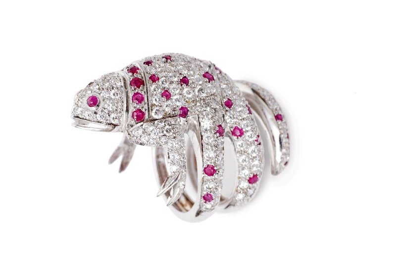 A large, splendid diamond ruby ring "Chamäleon"