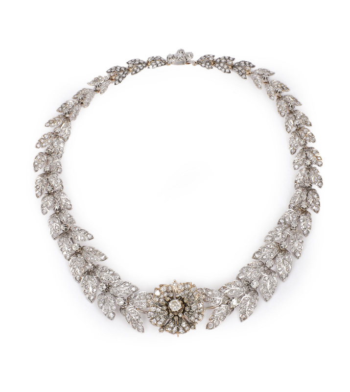 A splendid diamond necklace