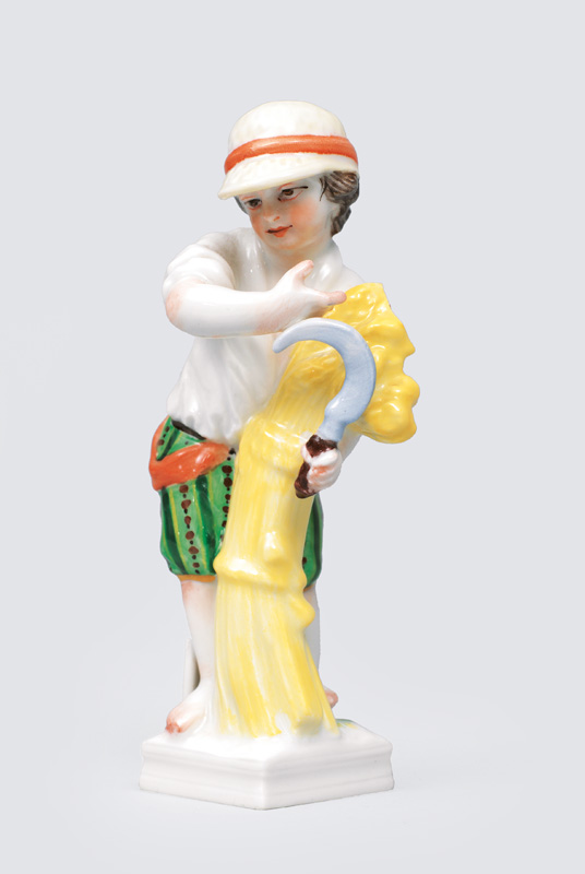 A month figurine "August"