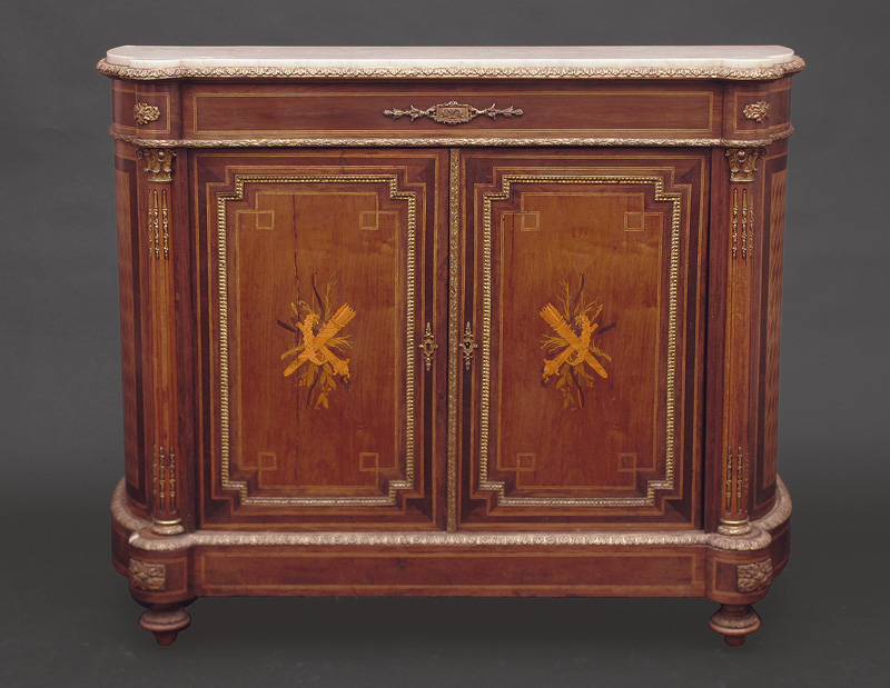 Eleganter Napoleon-III.-Halbschrank